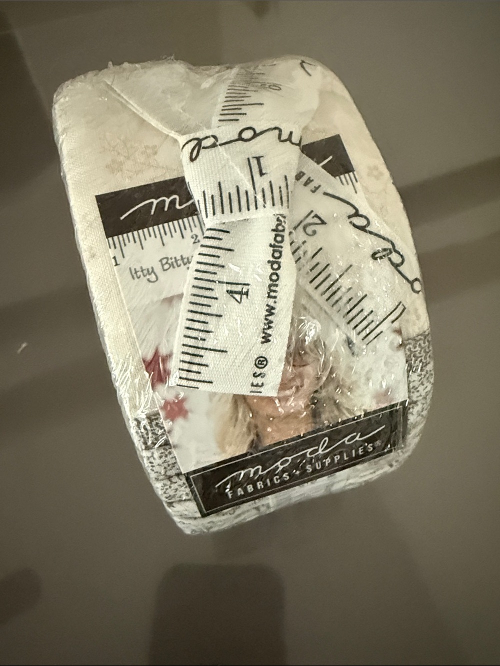 Moda - Primitive Gathering - itty bitty jelly roll fabric